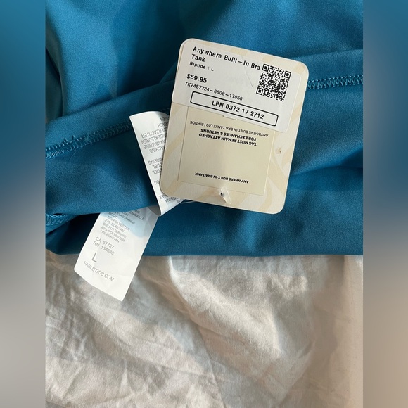 🔥Fabletics built in tank cropped - Picture 7 of 7